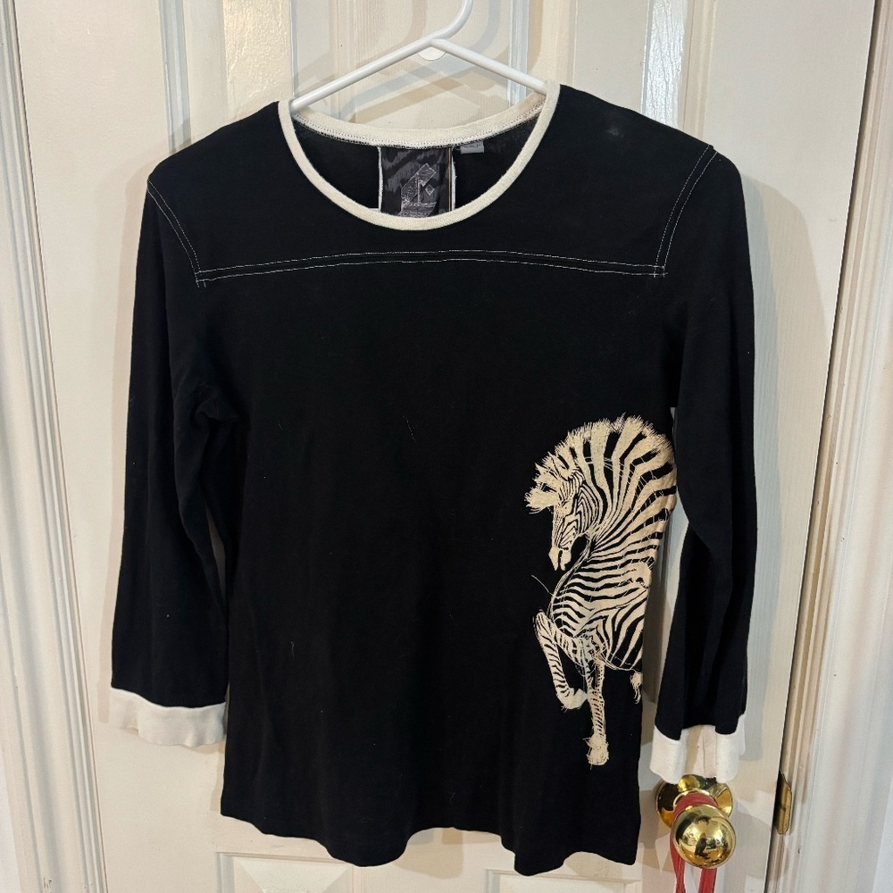 Vintage y2k three quarter sleeve shirt with graphic